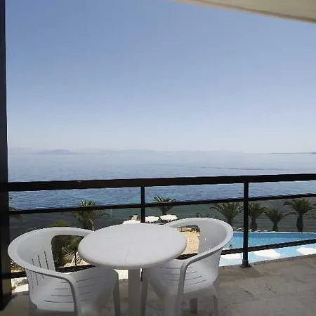 Corfu Maris Bellos 酒店 4*